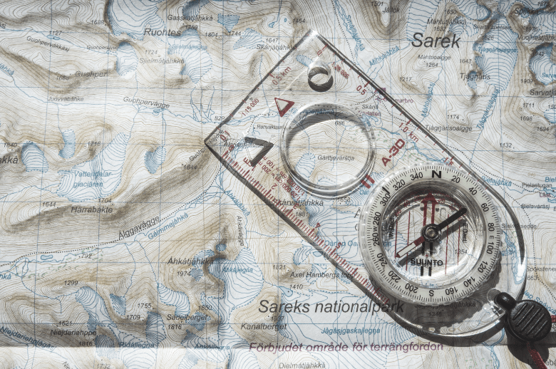 Guide on How to Use a Compass: Avoid Getting Lost in the Woods